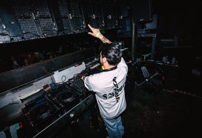 112625_nicosonntag_vinyl_jasonmyers_photos_083104