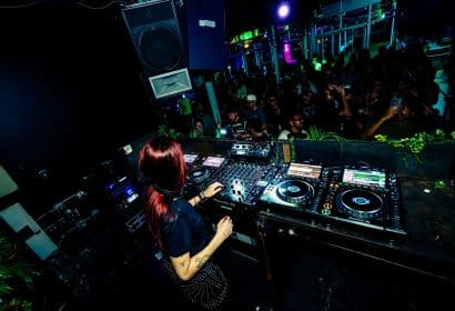 112825_LeeAnnRoberts_vinyl_HOSSPHOTOGRAPHY_photos14of20