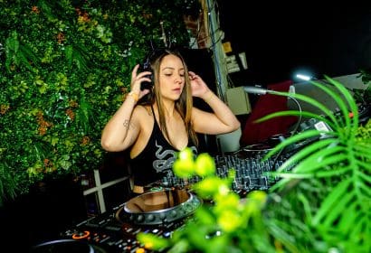 112825_LeeAnnRoberts_vinyl_HOSSPHOTOGRAPHY_photos2of20